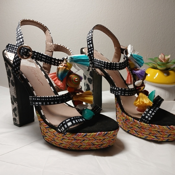 Betsey Johnson Shoes - Betsey Johnson Black Multicolor Tassel Platform Heels Shoes Womens Sz 7 EUC Fun